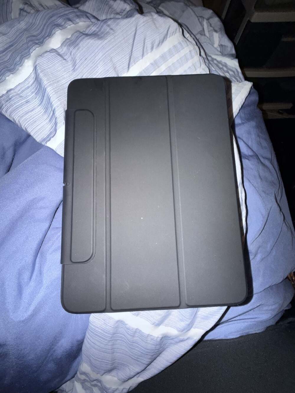 ESR Rebound Series Magnetic Hybrid Case for iPad Pro/Air